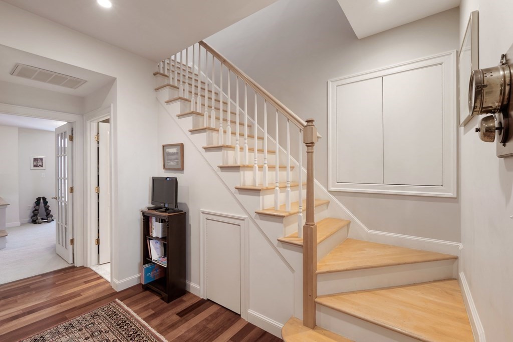 220 Commercial Street, Unit 5A Boston, MA 02109 - Photo 29 of 40 a view of entryway with furniture