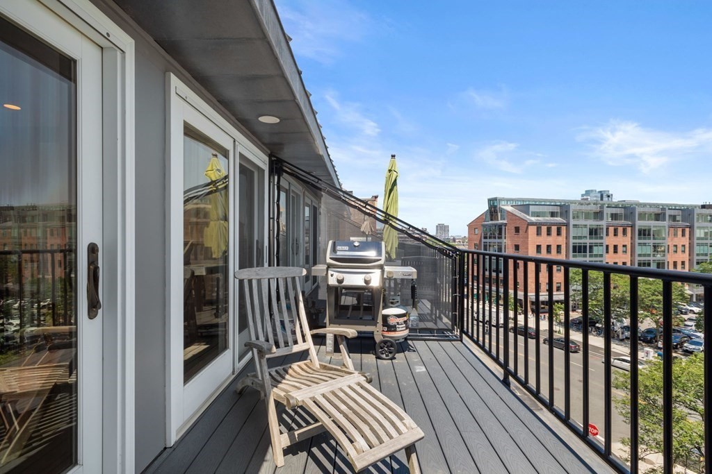 220 Commercial Street, Unit 5A Boston, MA 02109 - Photo 10 of 40
