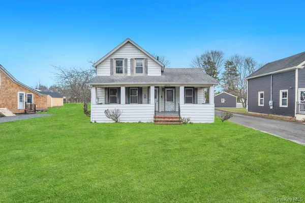 $599,000 | 31 West Avenue, West Sayville, NY 11796