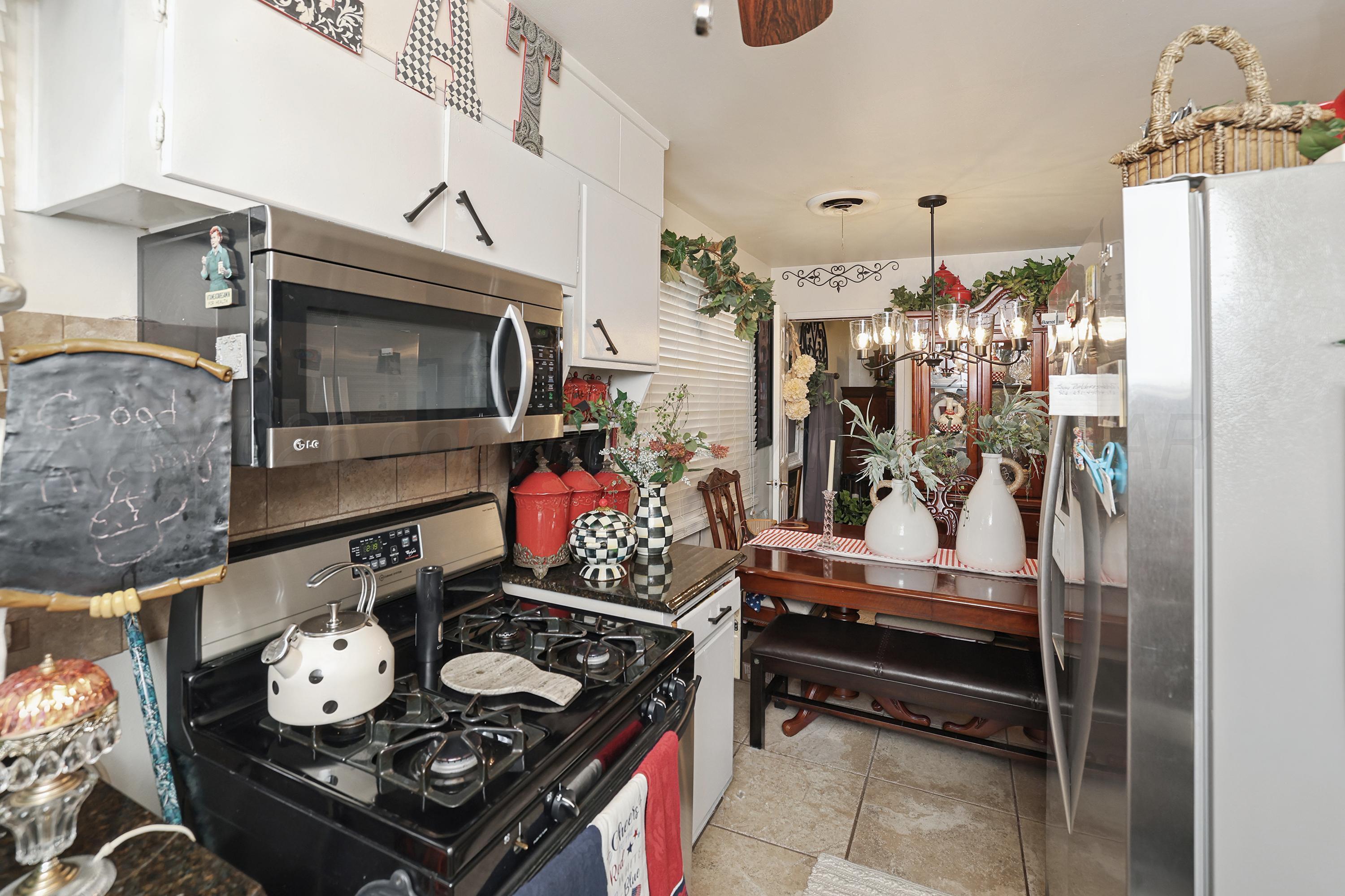 5012 South Crockett Street Amarillo, TX 79110 - Photo 13 of 26 10-Kitchen