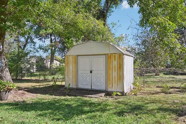 a house view with a outdoor space