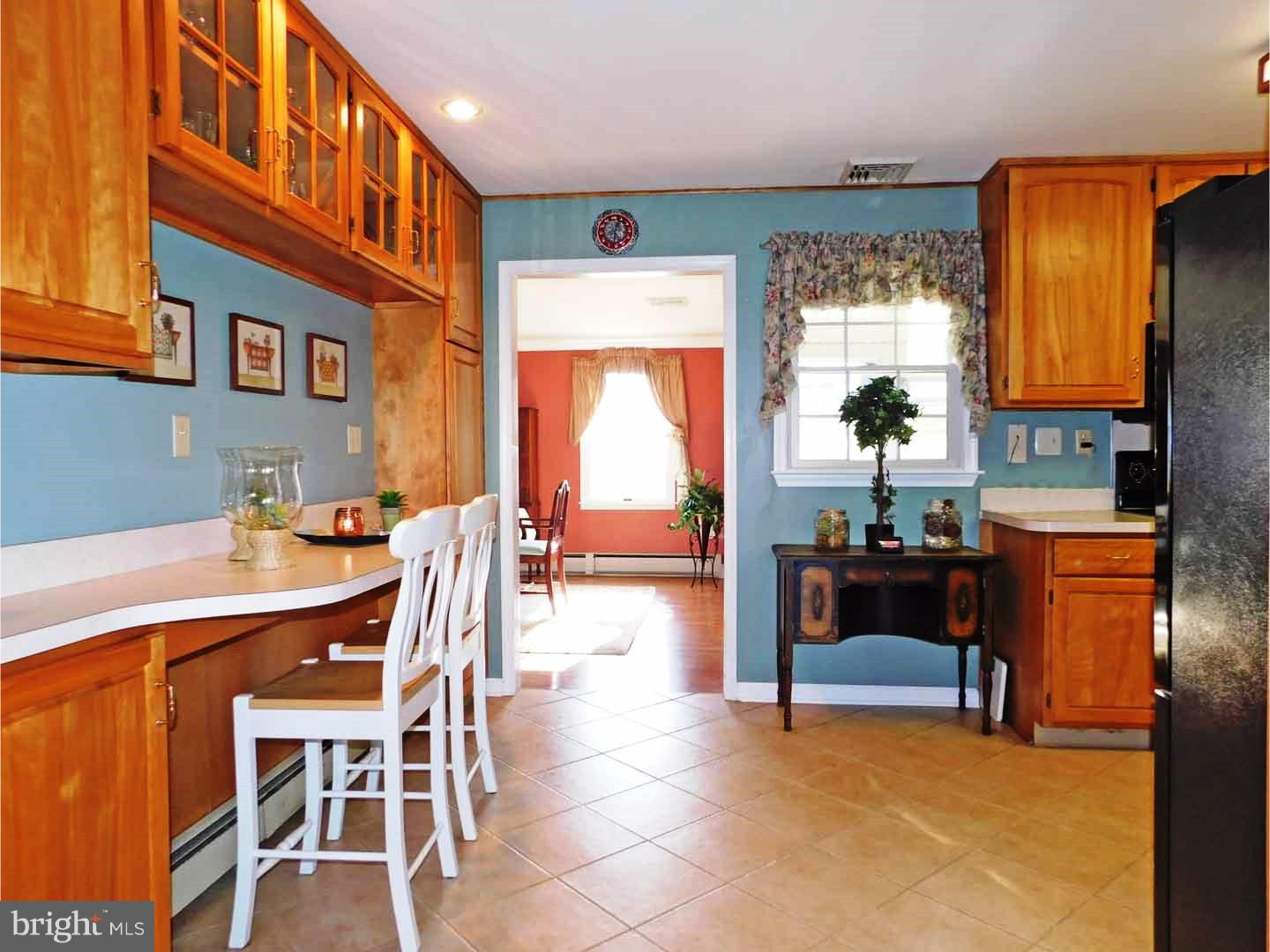 102 Harmony Road Levittown, PA 19056 - Photo 5 of 25 Breakfast Room