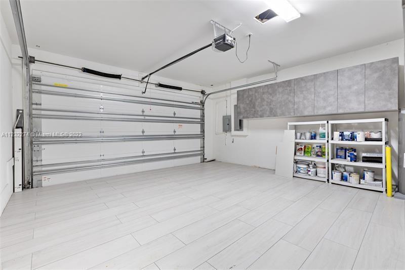 Doral Doral, FL 33122 - Photo 11 of 41 private garage