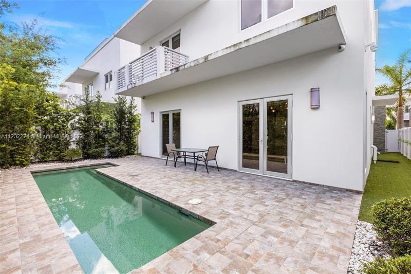 Doral Doral, FL 33122 - Photo 3 of 41 private pool