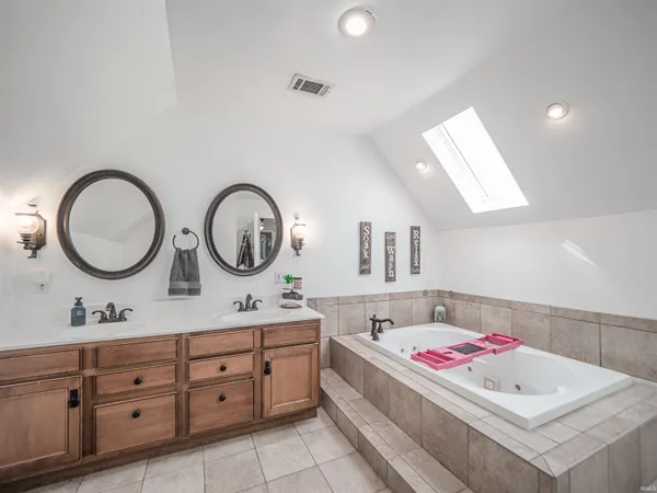 $247,000 | 671 Glenmoor Drive, Evansville, IN 47715