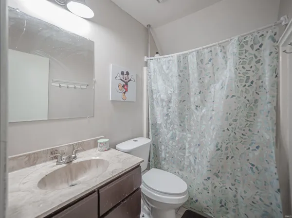 $247,000 | 671 Glenmoor Drive, Evansville, IN 47715