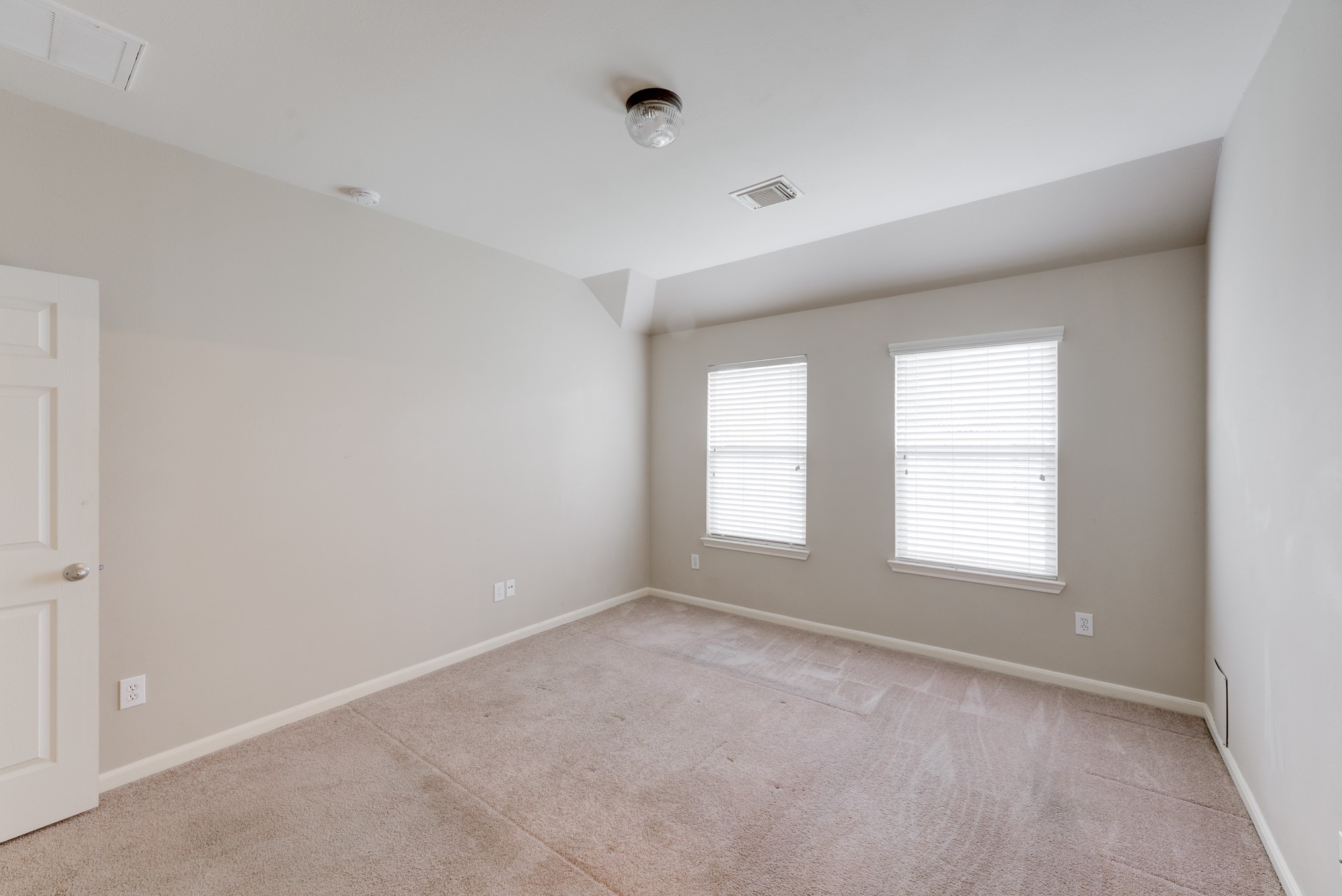 6839 Tammany Manor Lane Spring, TX 77379 - Photo 16 of 25 Primary bedroom