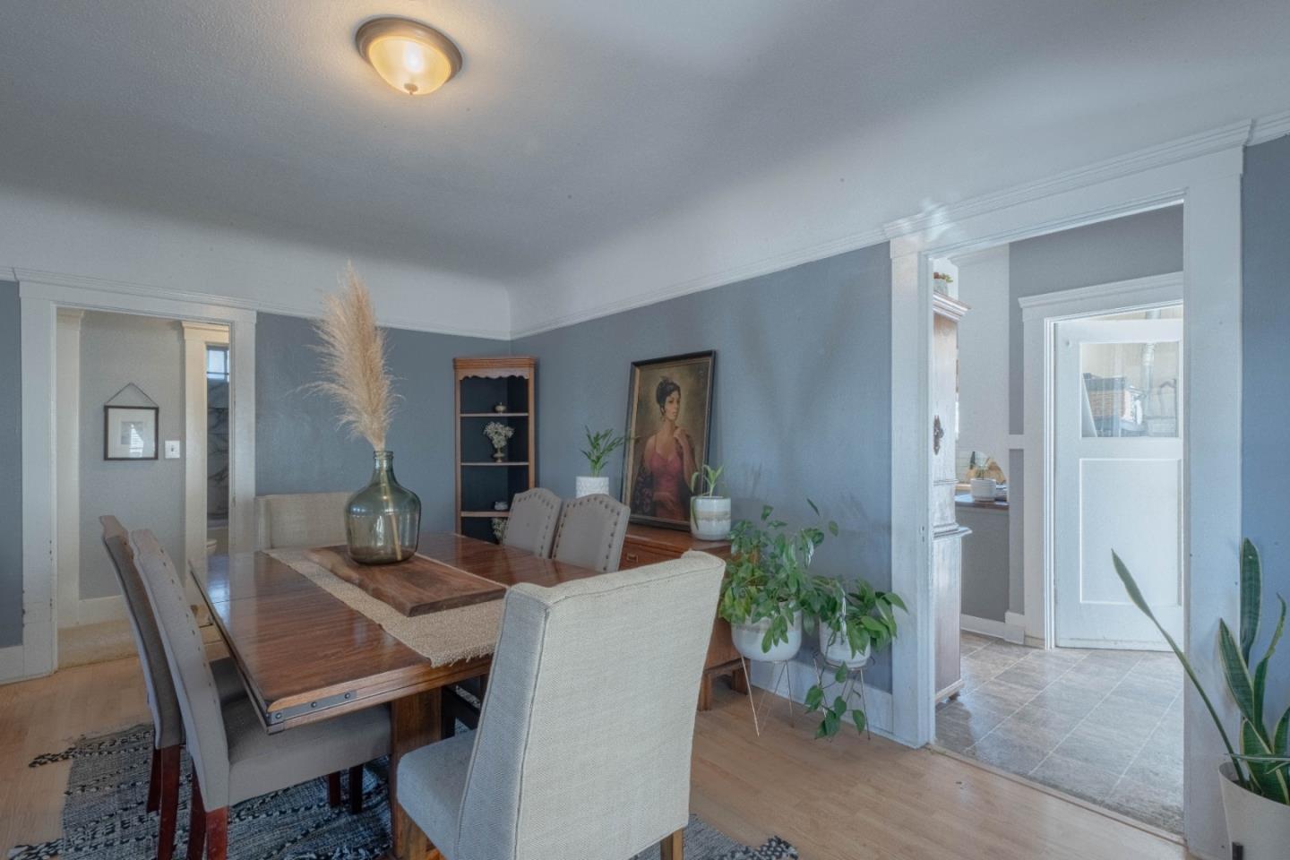 18 Chestnut Street Salinas, CA 93901 - Photo 11 of 32 a dining room with furniture and wooden floor