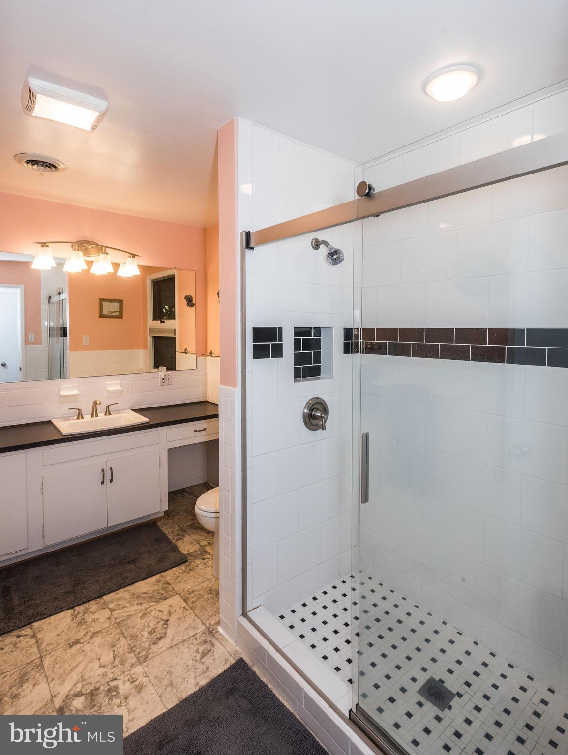4910 Round Hill Road Frederick, MD 21702 - Photo 21 of 30 Bath (Master)