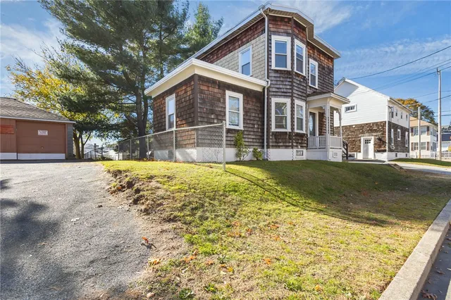 $1,700 | 60 Morris Avenue, Pawtucket, RI 02860