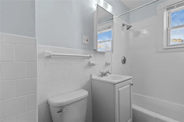 $1,700 | 60 Morris Avenue, Pawtucket, RI 02860