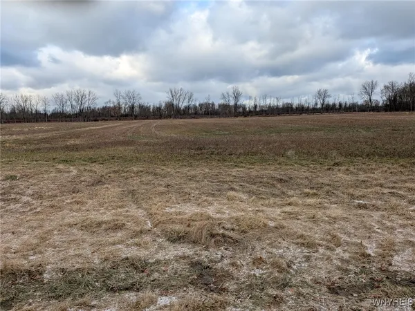 $179,900 | Godfrey Road North, Burt, NY 14028