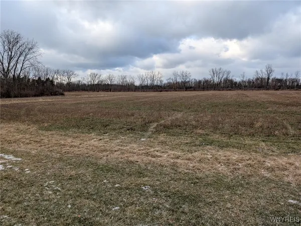$179,900 | Godfrey Road North, Burt, NY 14028