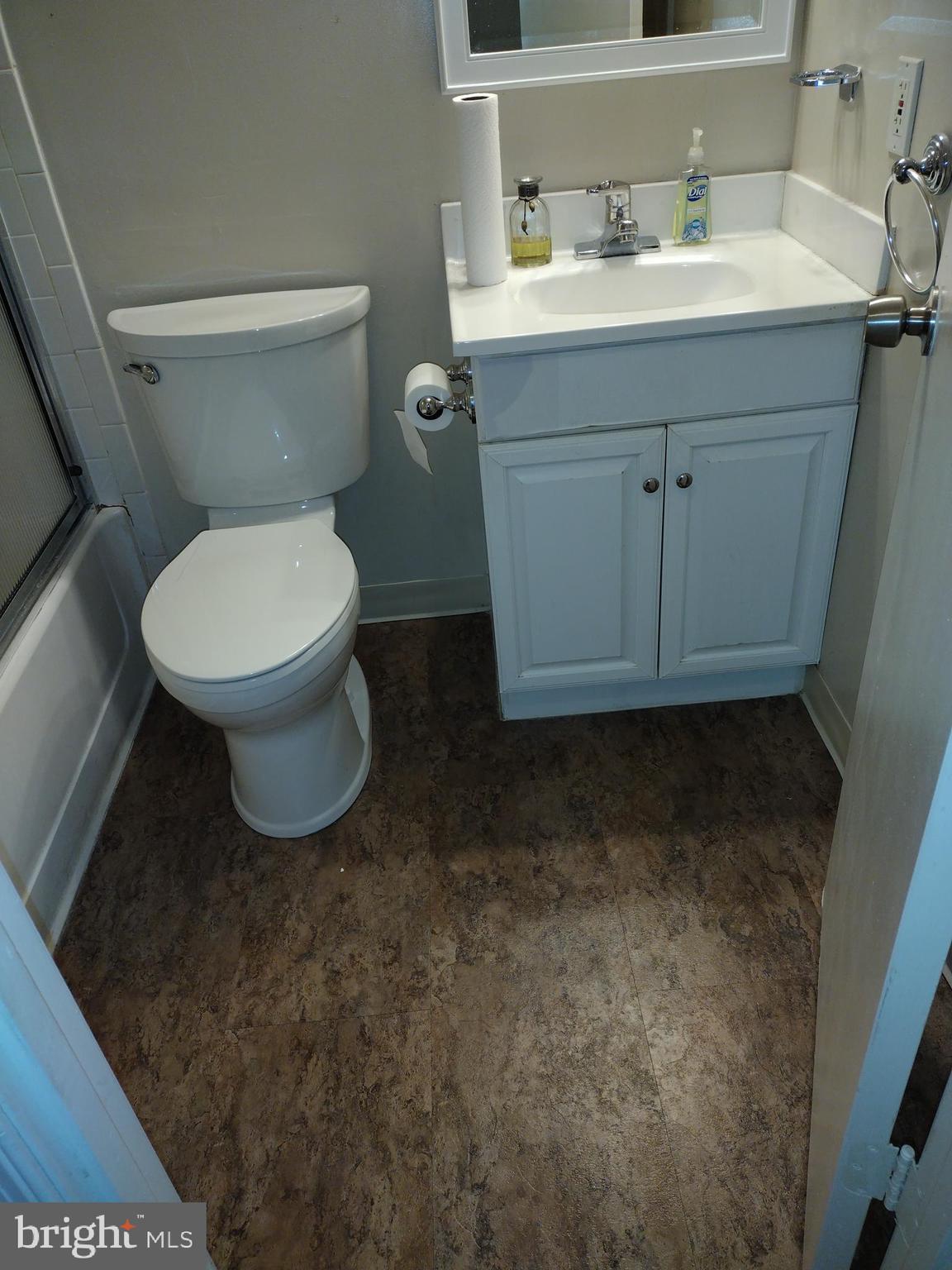 6913 Rockfield Road Baltimore, MD 21244 - Photo 17 of 31 bathroom on 2nd level