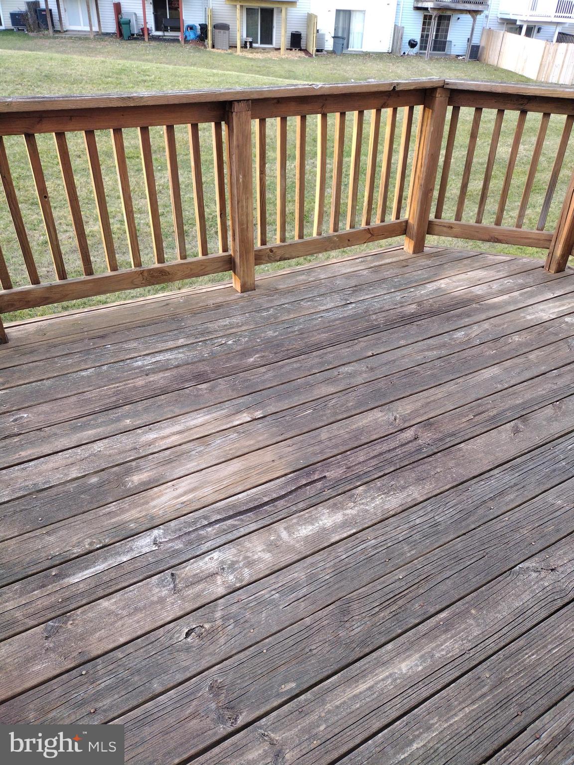 6913 Rockfield Road Baltimore, MD 21244 - Photo 29 of 31 deck