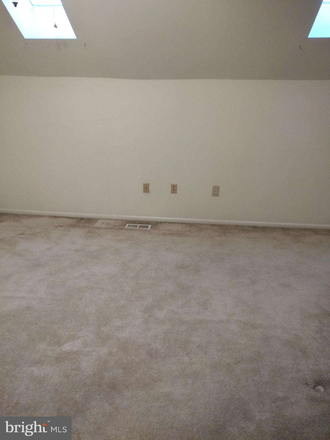 6913 Rockfield Road Baltimore, MD 21244 - Photo 9 of 31 loft