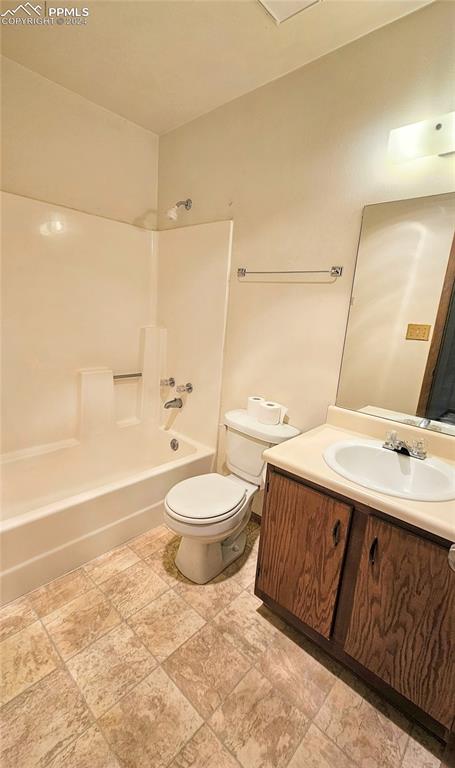 401 Forest Edge Road, Unit B8 Woodland Park, CO 80863 - Photo 14 of 19 a bathroom with a sink a toilet and shower