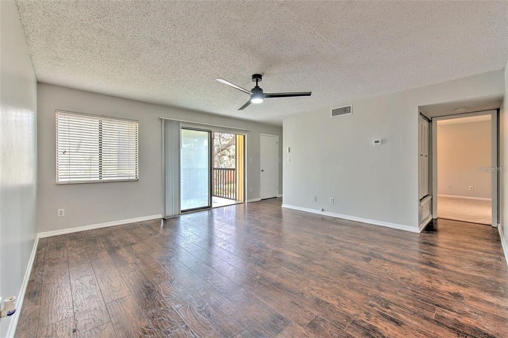 13403 Arbor Pointe Circle, Unit 304 Tampa, FL 33617 - Photo 6 of 26