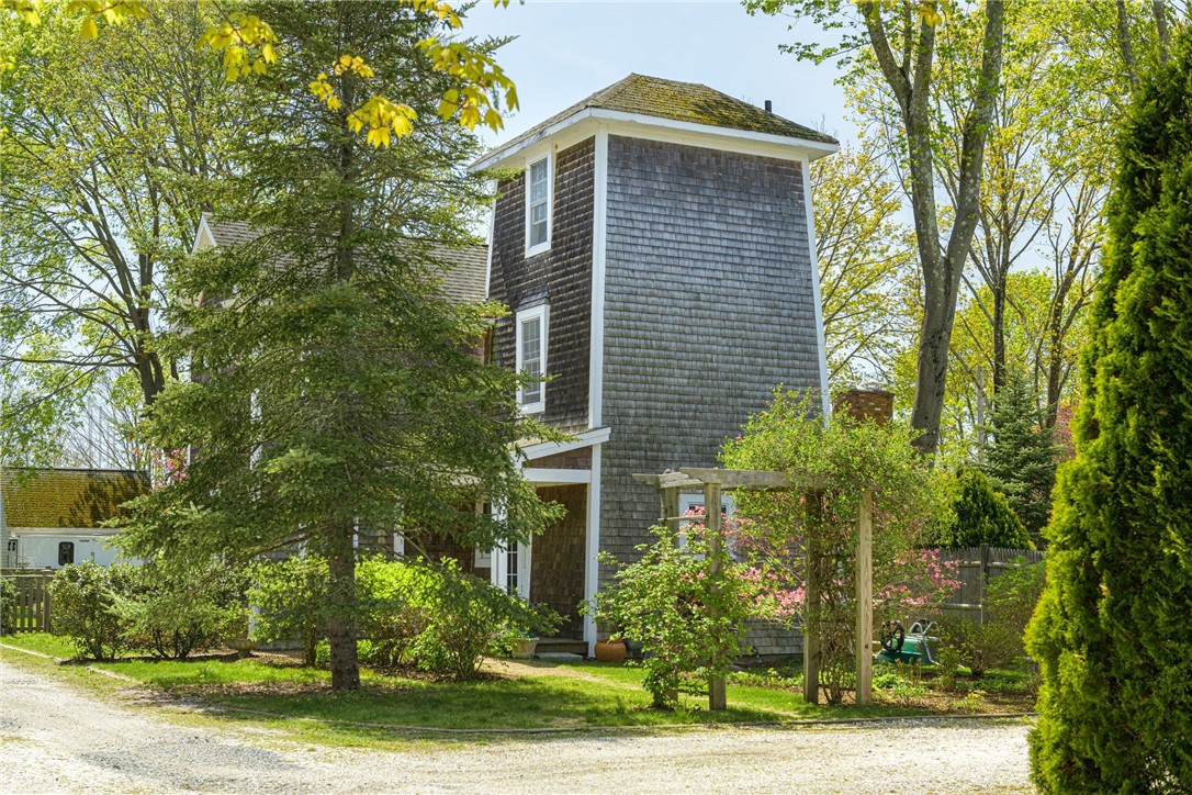 52 County Road Barrington, RI 02806 - Photo 3 of 14