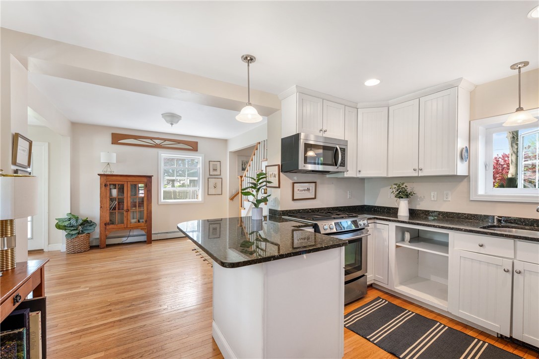 52 County Road Barrington, RI 02806 - Photo 5 of 14
