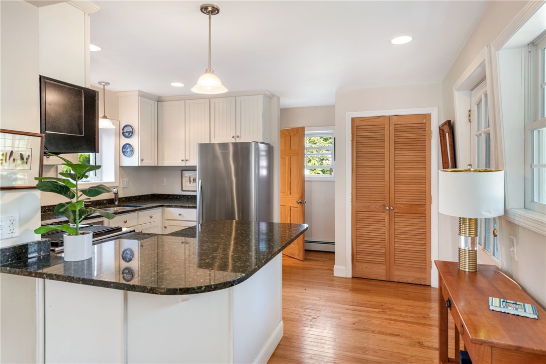 52 County Road Barrington, RI 02806 - Photo 7 of 14