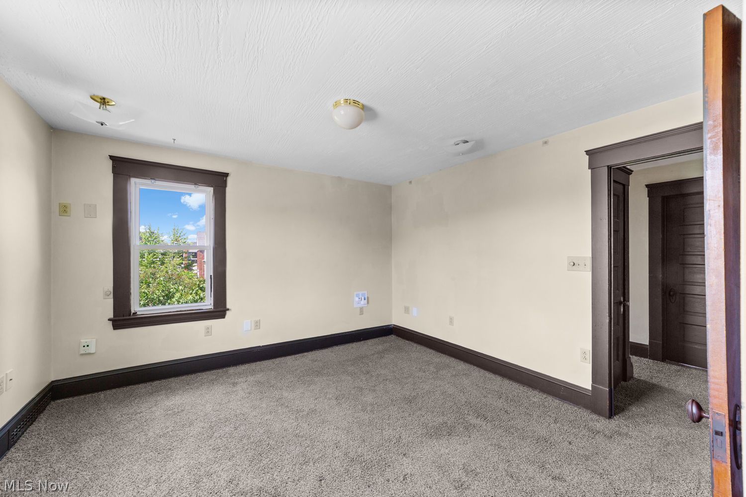 5977 Ridge Road Parma, OH 44129 - Photo 11 of 30 Gallery Image 11