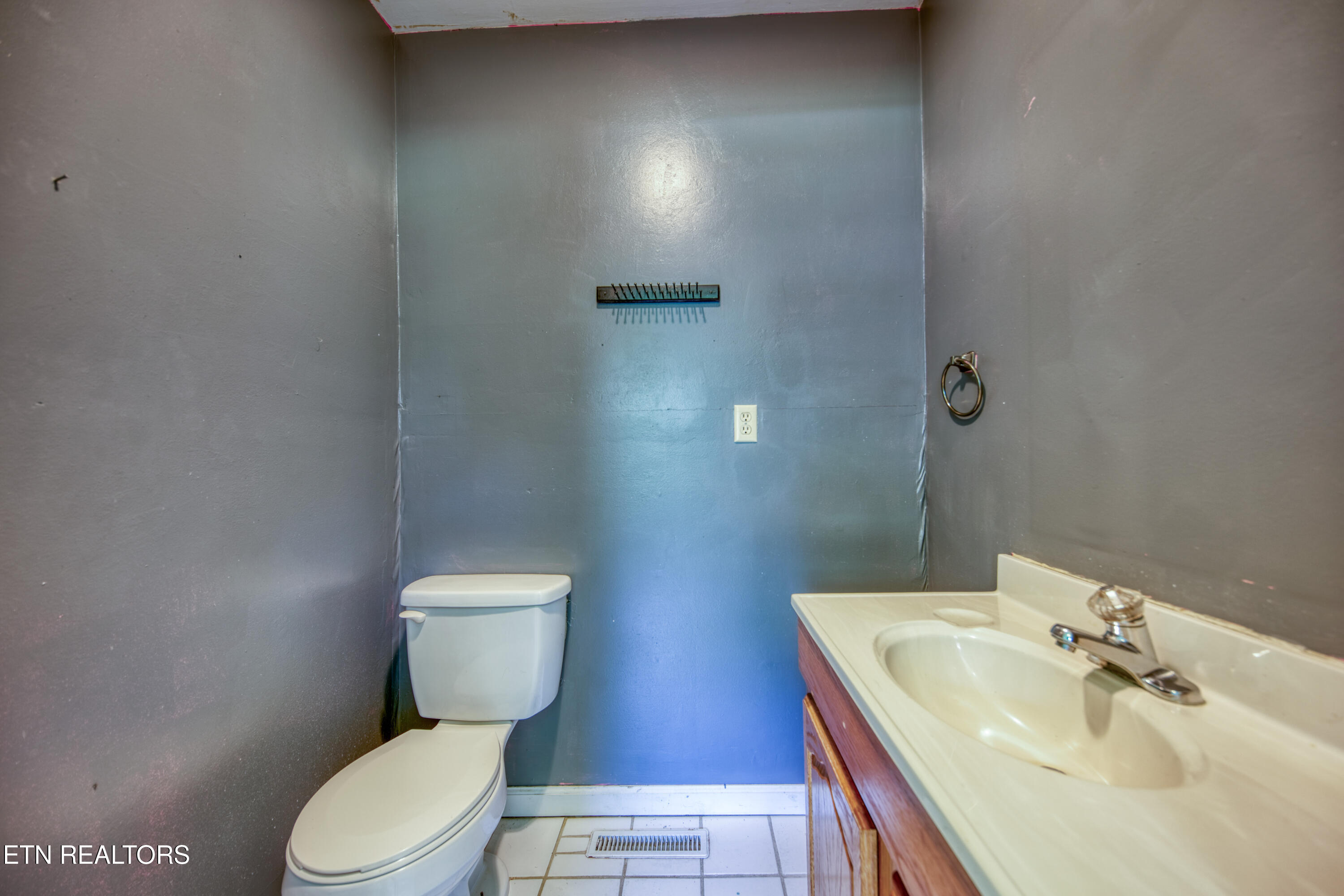 307 Anglers Cove Road Kingston, TN 37763 - Photo 31 of 44 0H3A9558_34_Original