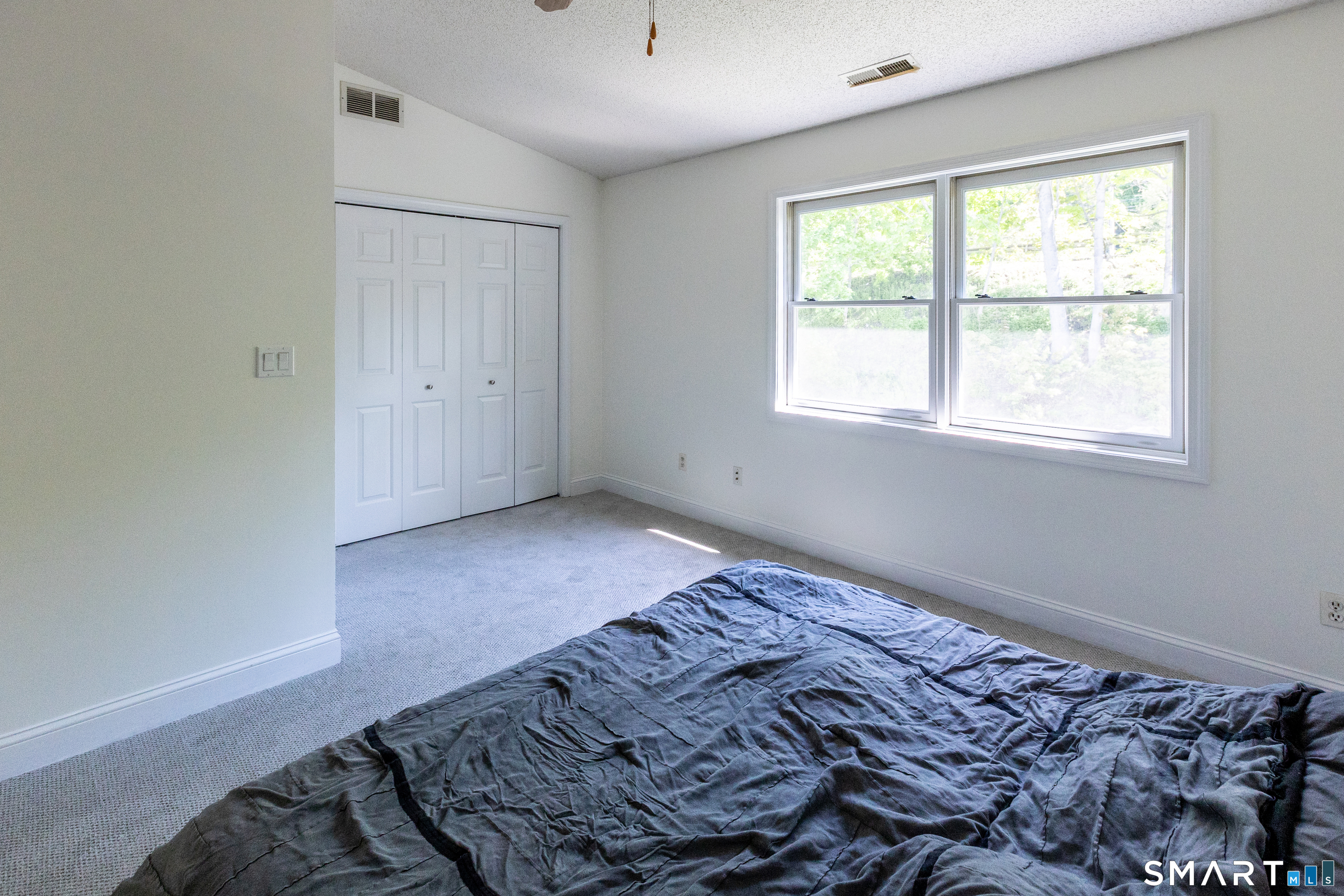 75 Commodore Cmns, Unit 75 Derby, CT 06418 - Photo 22 of 39