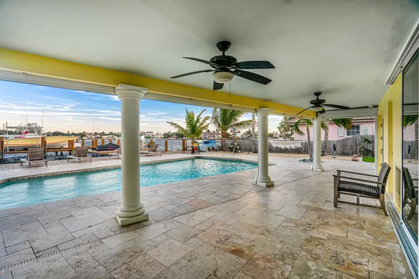 $10,000 | 844 East Drive, Boynton Beach, FL 33435