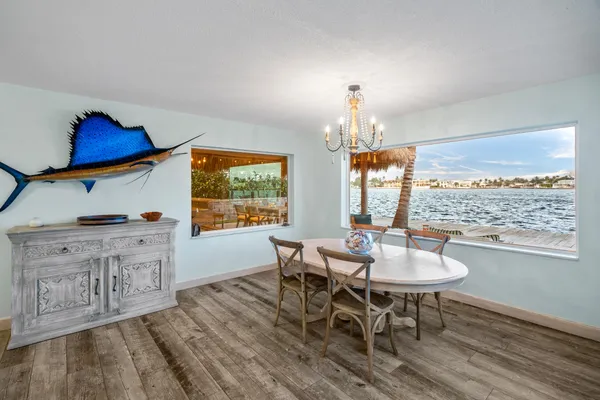 $10,000 | 844 East Drive, Boynton Beach, FL 33435