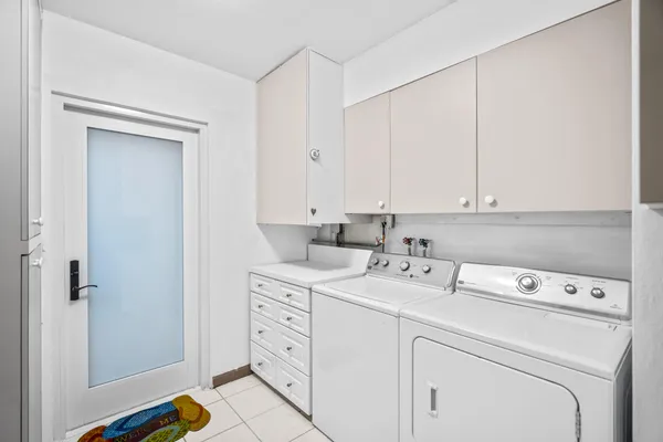 $10,000 | 844 East Drive, Boynton Beach, FL 33435