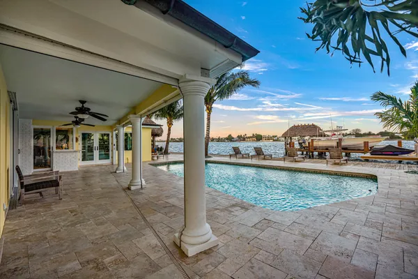 $10,000 | 844 East Drive, Boynton Beach, FL 33435