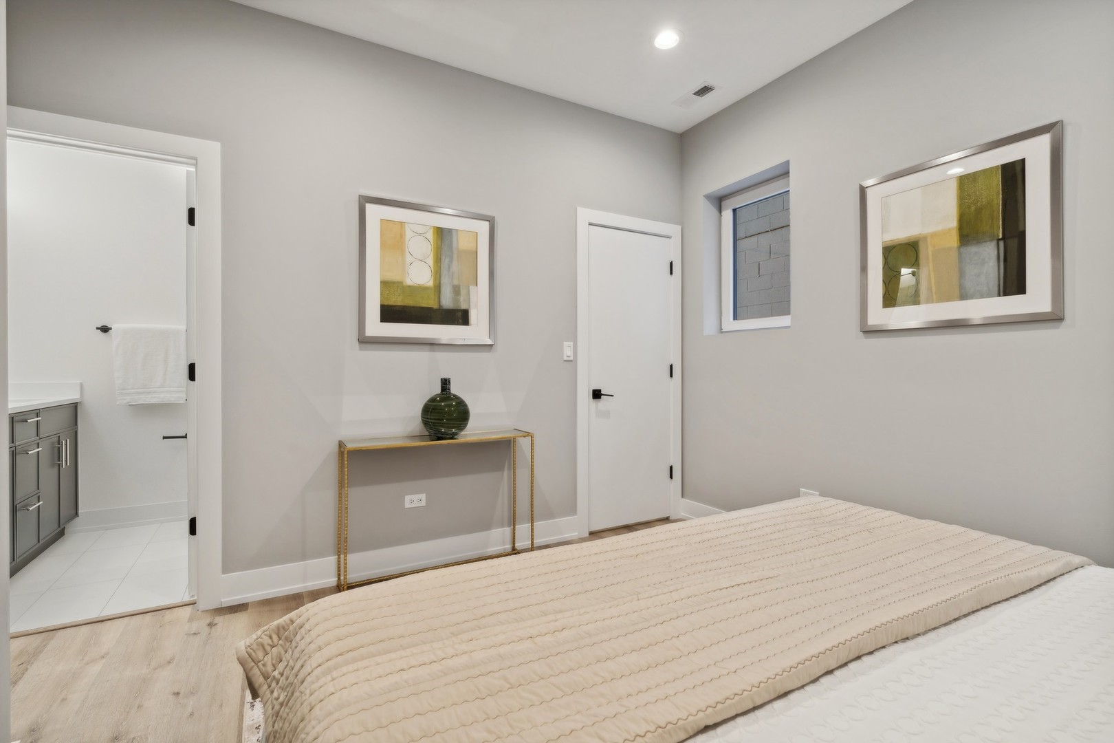 3335-3341 North Sheffield Avenue Chicago, IL 60657 - Photo 69 of 76 a bedroom with a bed and a desk