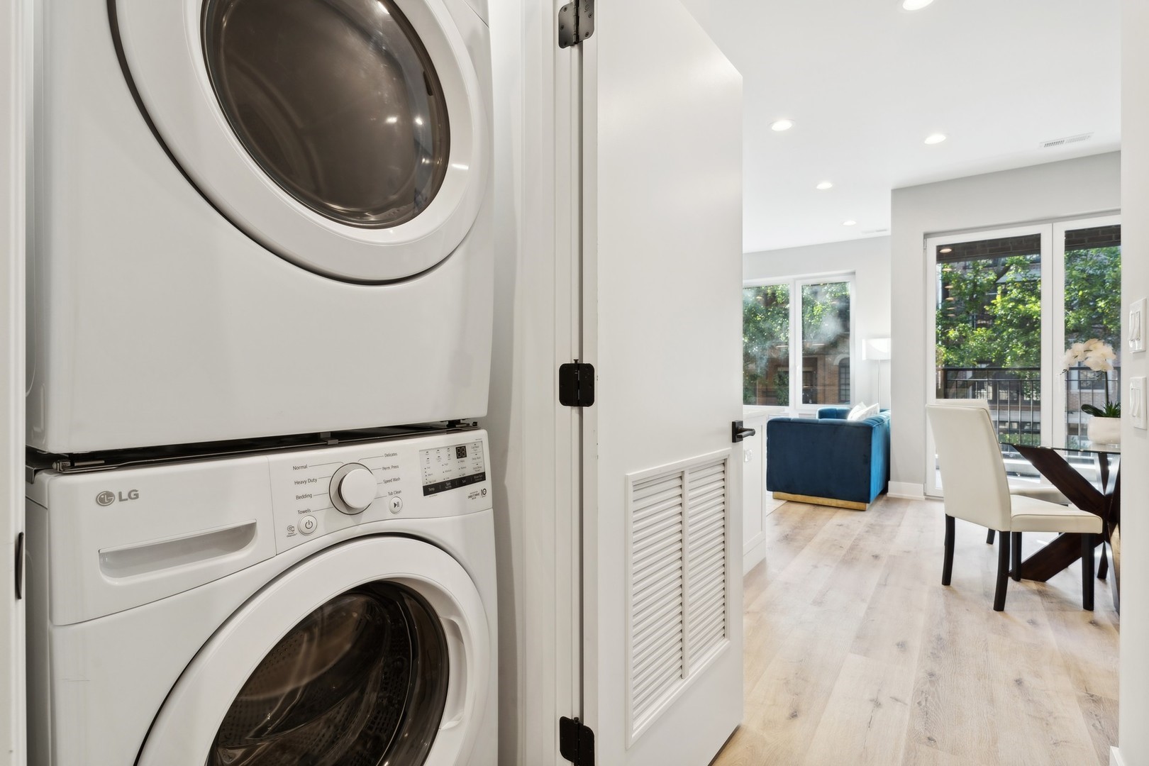 3335-3341 North Sheffield Avenue Chicago, IL 60657 - Photo 75 of 76 a living room with furniture and a large window