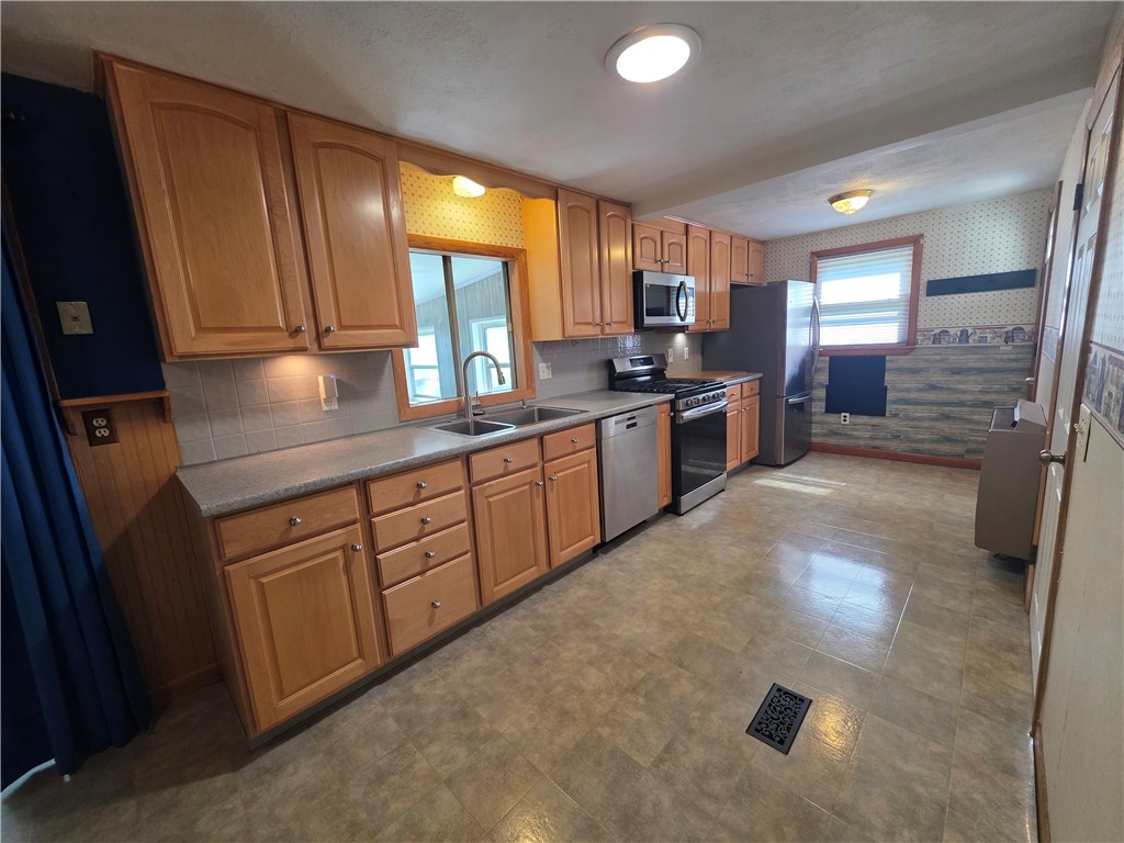1 Hopkins Court Coventry, RI 02816 - Photo 14 of 38