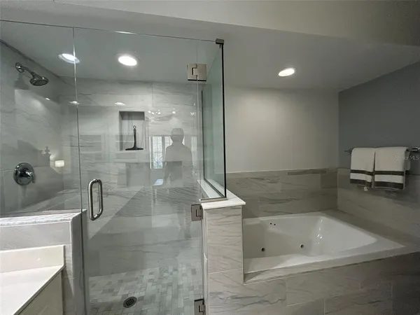 $5,500 | 3705 54th Drive West, Unit 201, Bradenton, FL 34210