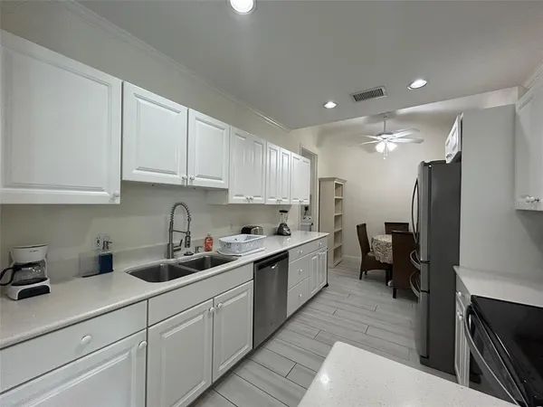 $5,500 | 3705 54th Drive West, Unit 201, Bradenton, FL 34210