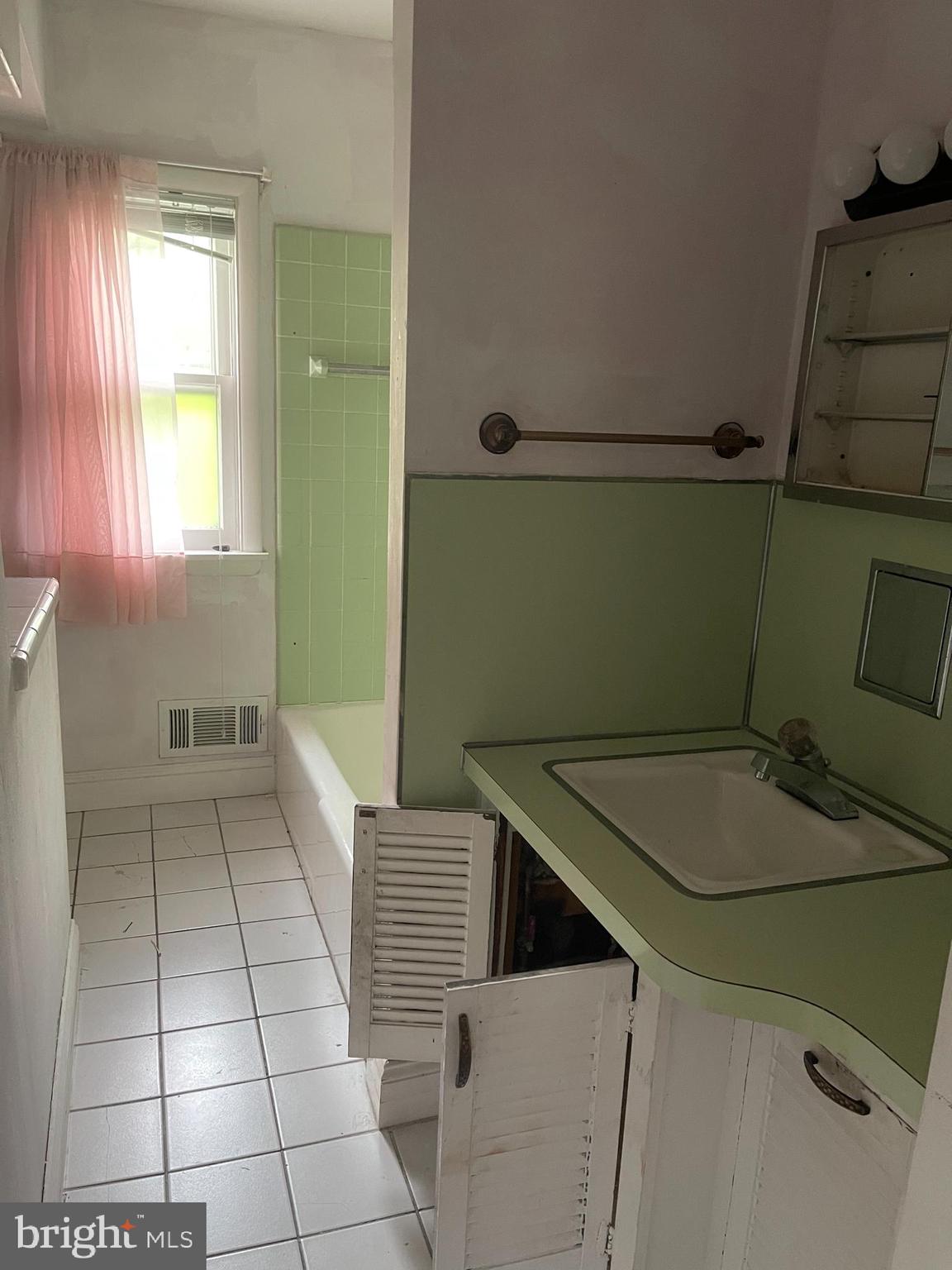 7424 Rising Sun Avenue Philadelphia, PA 19111 - Photo 7 of 15 Gallery Image 7
