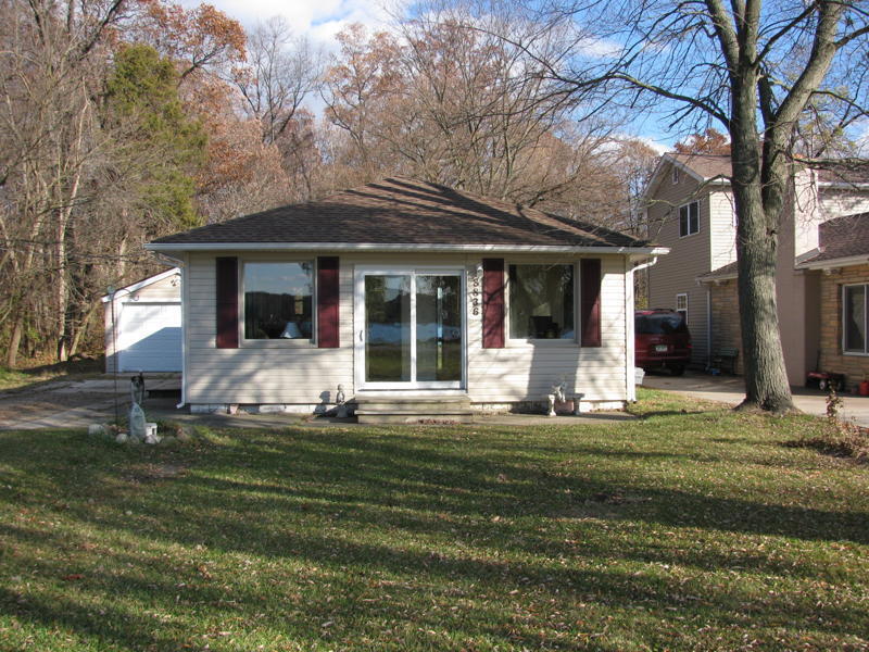 8836 Dexter Townhall Road Pinckney, MI 48169 - Photo 5 of 10 Front