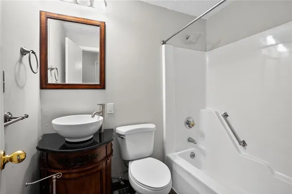 $1,840 | 5523 Ellsworth Avenue, Unit 6C, Pittsburgh, PA 15232