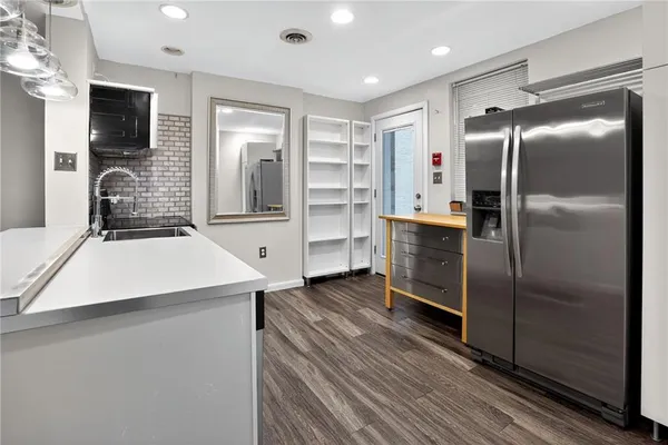 $1,840 | 5523 Ellsworth Avenue, Unit 6C, Pittsburgh, PA 15232