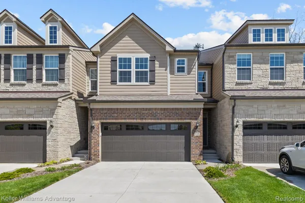 $524,900 | 836 Addison Circle, Walled Lake, MI 48390
