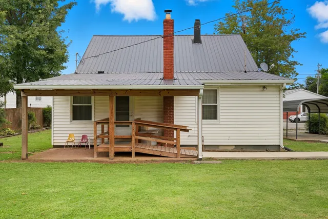 $299,900 | 135 Main Street, McEwen, TN 37101