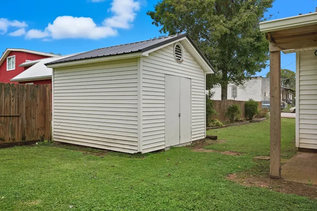 $299,900 | 135 Main Street, McEwen, TN 37101