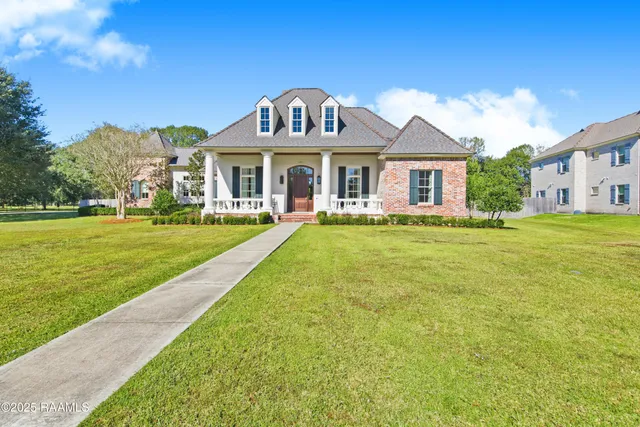 $1,650,000 | 208 Oak Side Alley, Lafayette, LA 70508