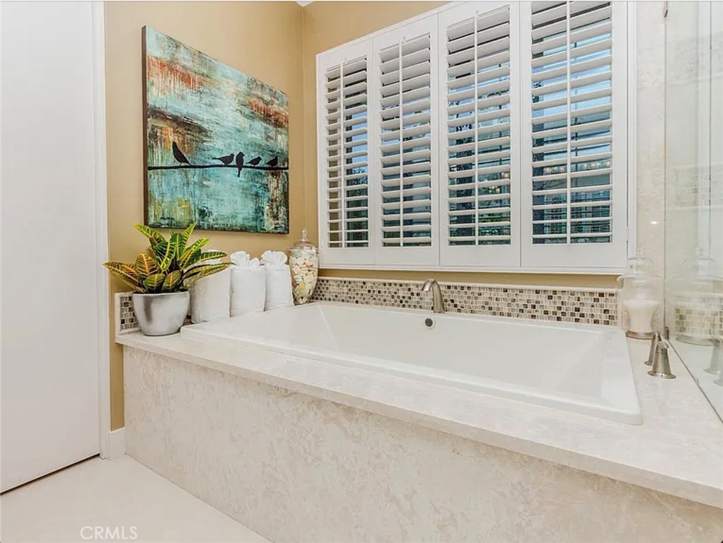 3 Via Merenda Rancho Mirage, CA 92270 - Photo 40 of 72 Jetted Tub