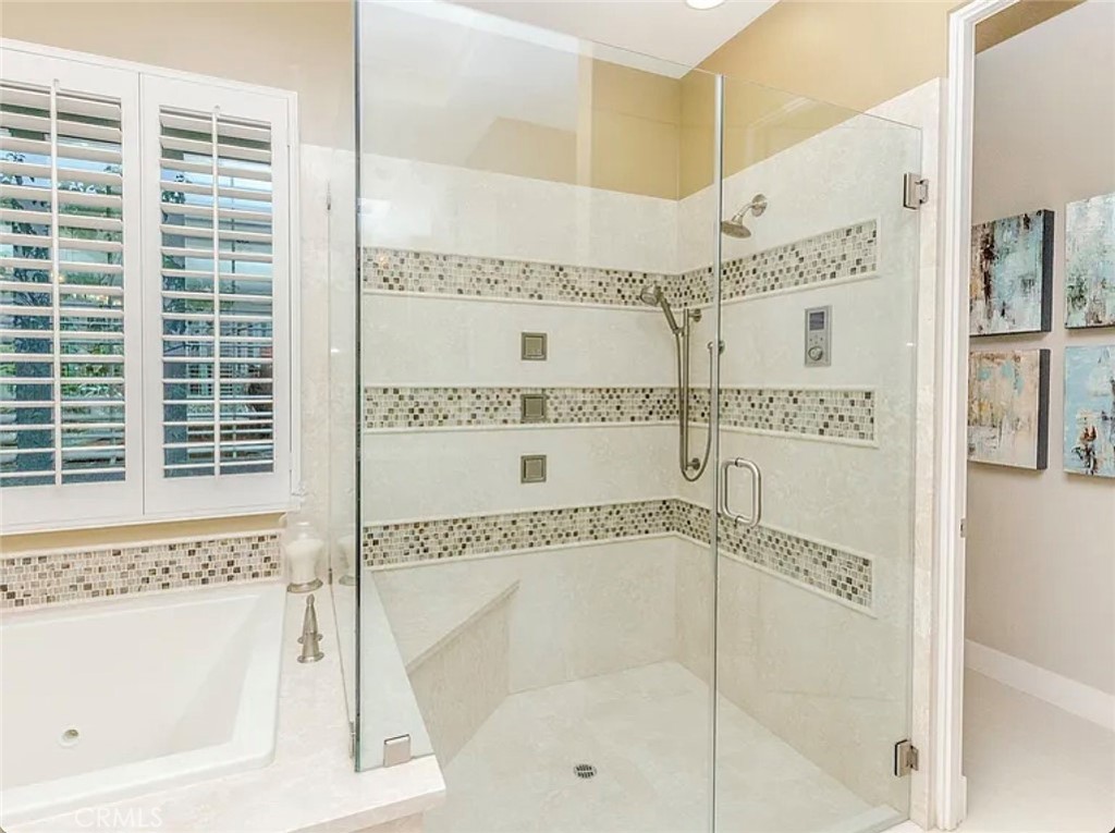 3 Via Merenda Rancho Mirage, CA 92270 - Photo 42 of 72 Primary Shower