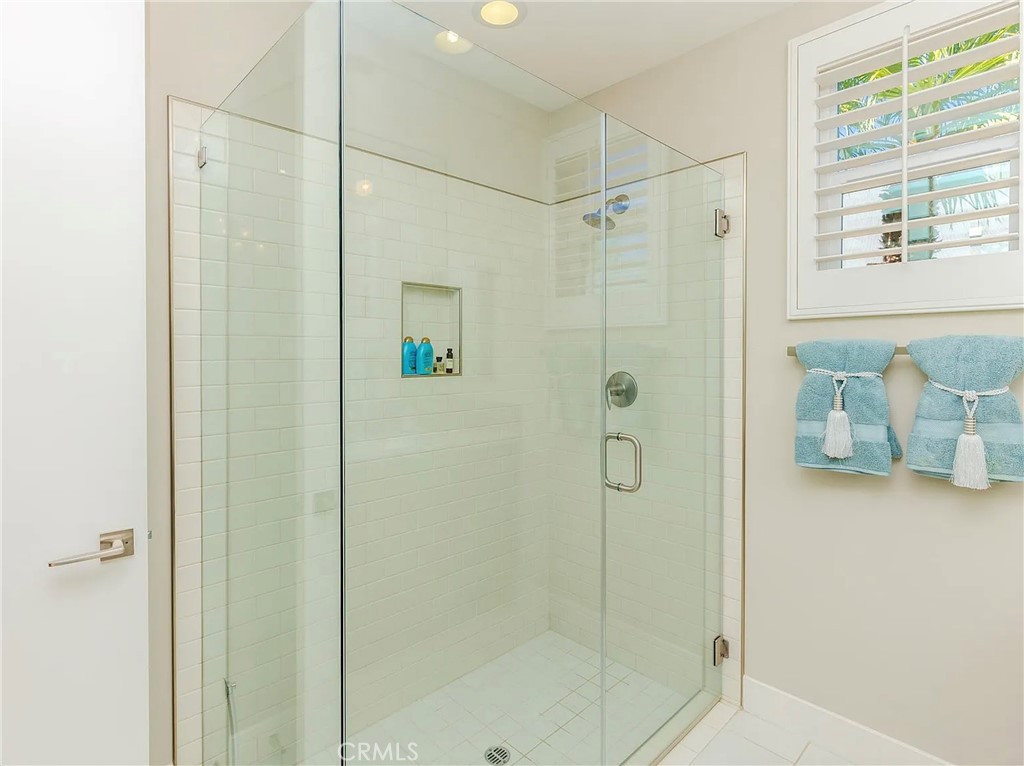 3 Via Merenda Rancho Mirage, CA 92270 - Photo 46 of 72 Bedroom 2 Shower