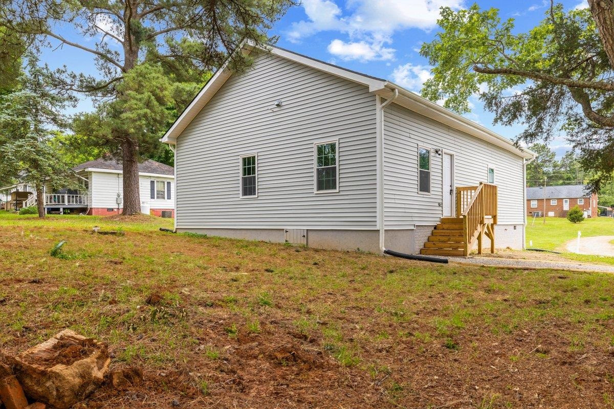 154 Summit Street Roxboro, NC 27573 - Photo 16 of 19 Photo 17