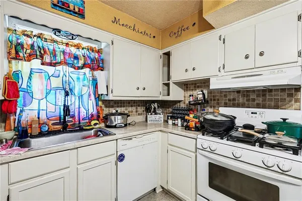 $214,900 | 529 North 5th Street, Lacygne, KS 66040